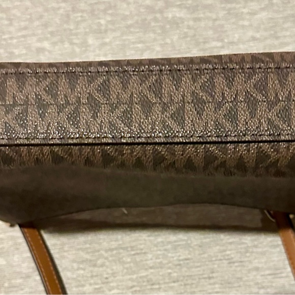 Michael Kors Trisha Medium Logo Crossbody Bag - Excellent Condition - Picture 6 of 6